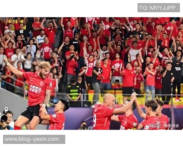 亚足联对蓉城处以3000美元罚款因球迷向蔚山球员投掷水瓶事件